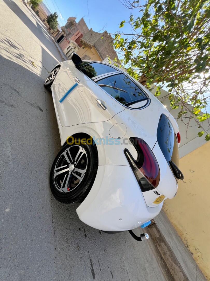 Peugeot 208 2016 Allure Facelift