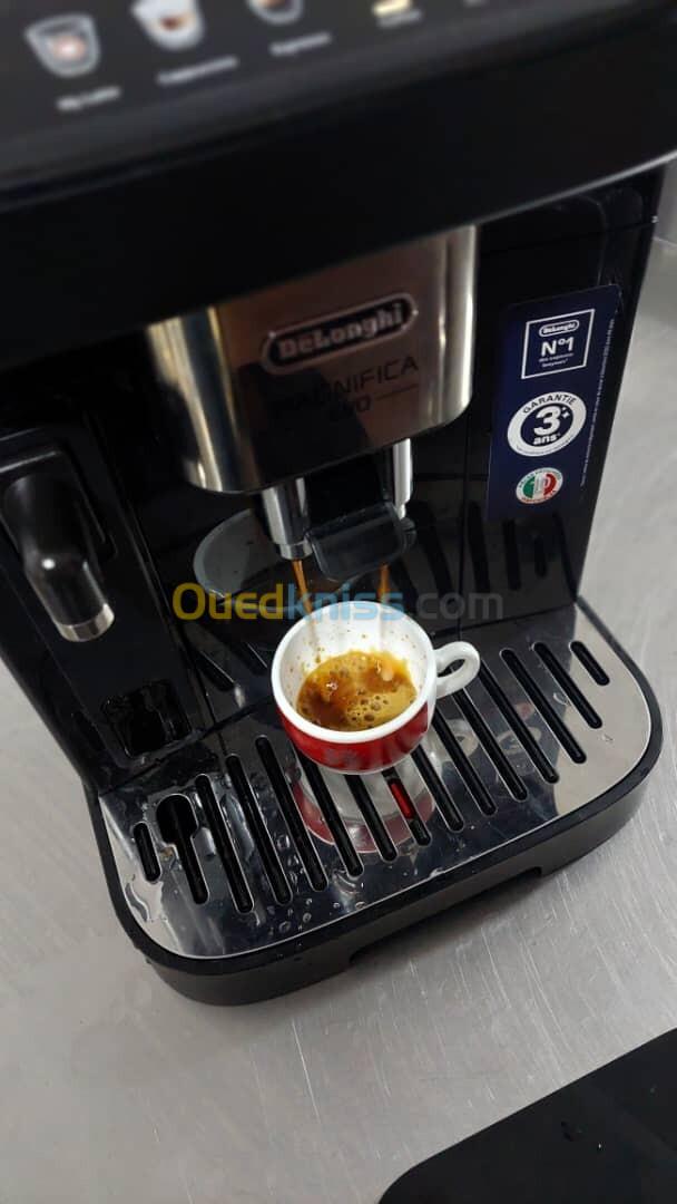 Machine a cafe Delonghi magnifica evo 