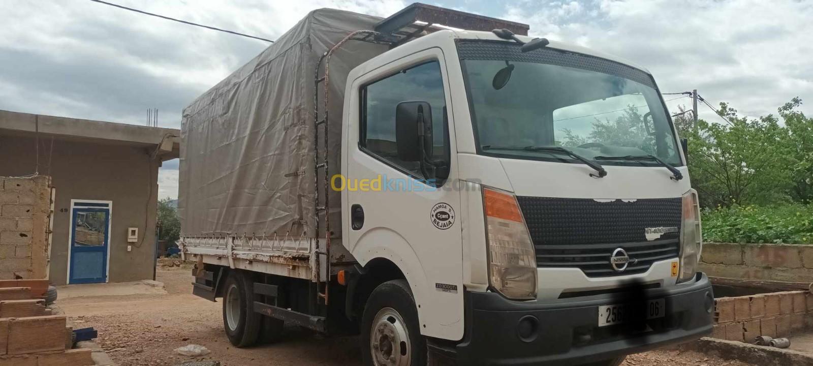 Nissan Cabstar 2012