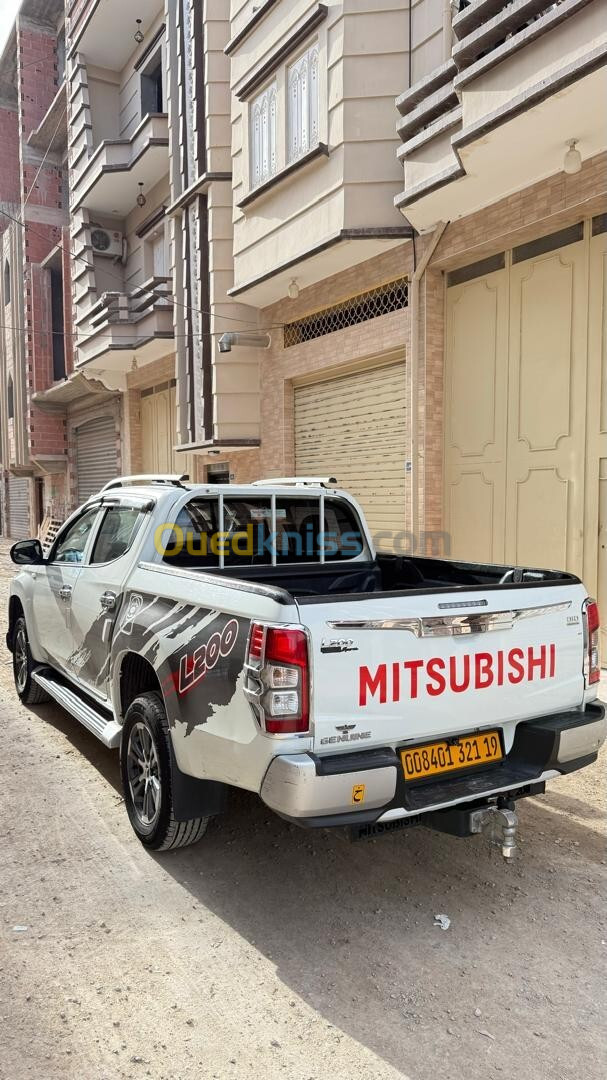 Mitsubishi L200 2021 