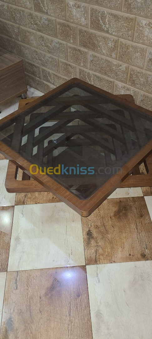 Table basse avec table de 6 chaises 