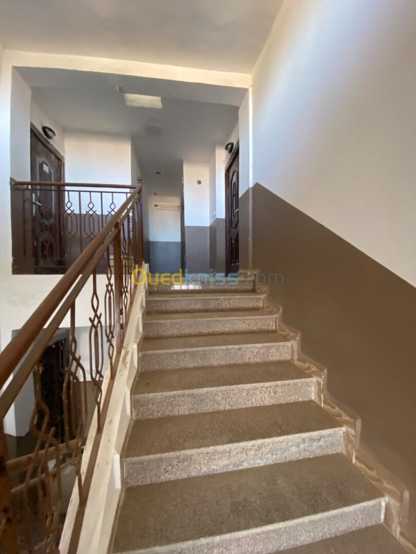 Location Appartement F4 Alger Saoula