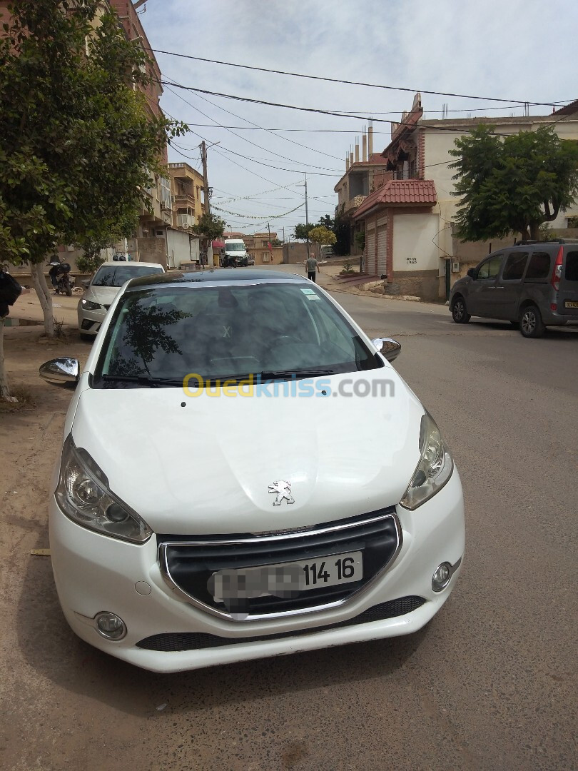 Peugeot 208 2014 Allure