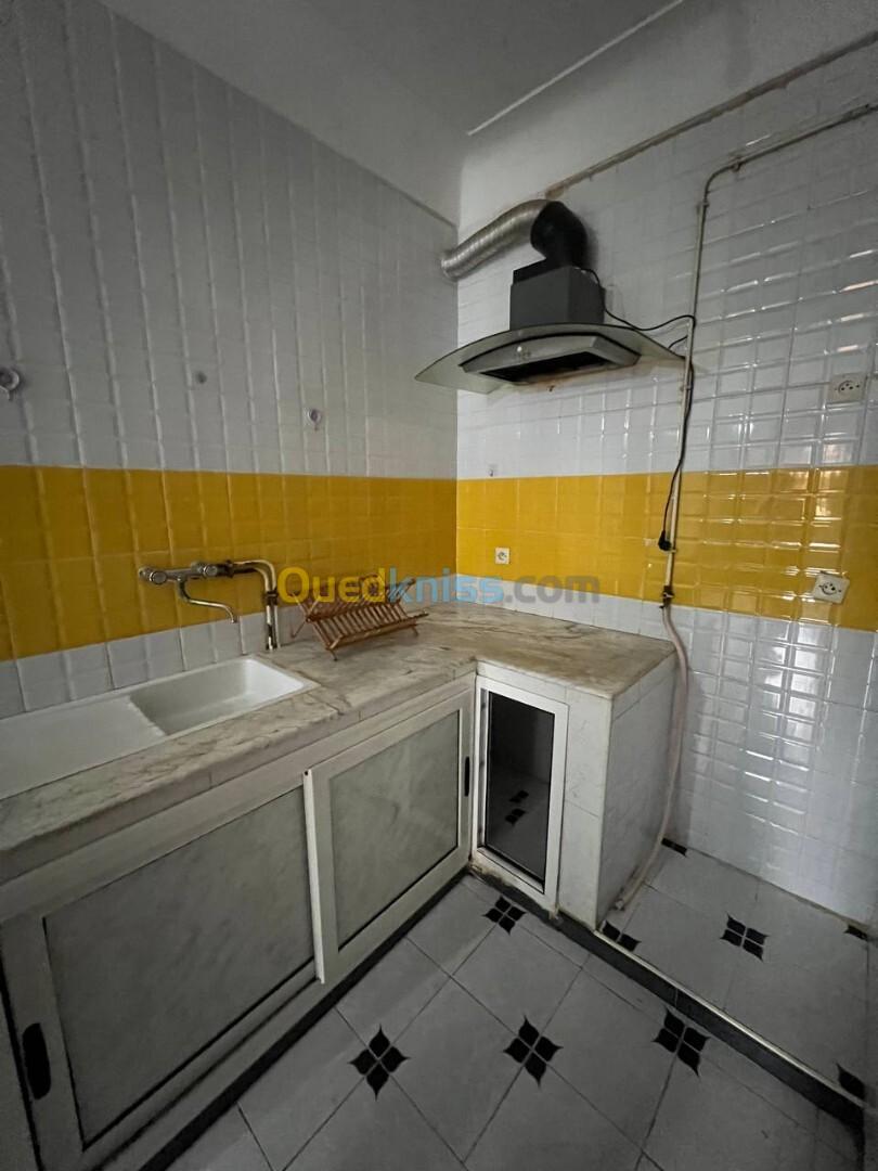 Location Appartement F1 Oran Es senia