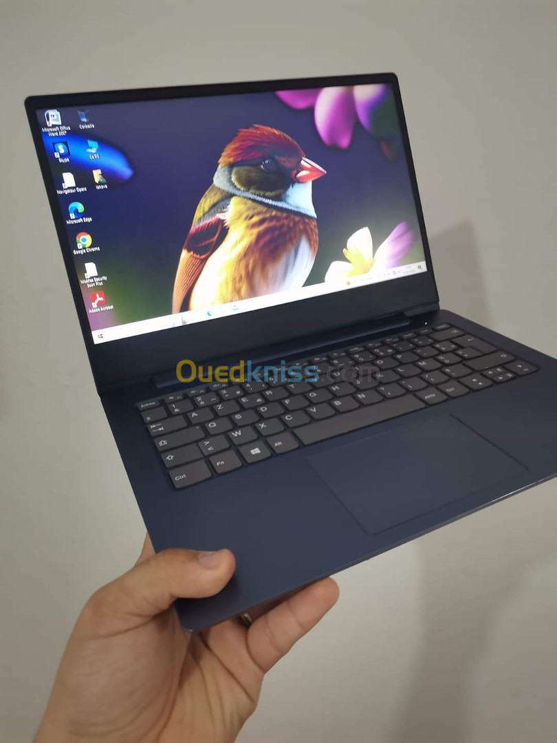 Lenovo ideaPad i5 8em génération 8GB 512GB 14" FHD 10/10 chargeur original 