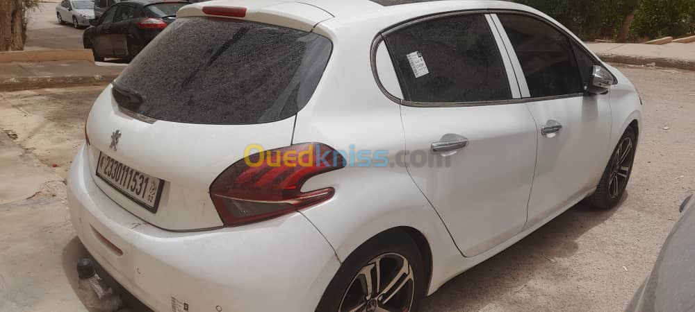 Peugeot 208 2015 Allure