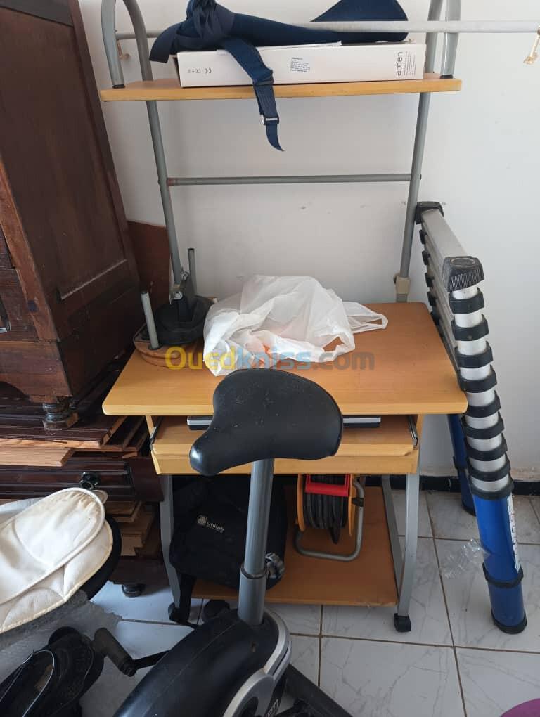 SOMMIER ET TABLE PC