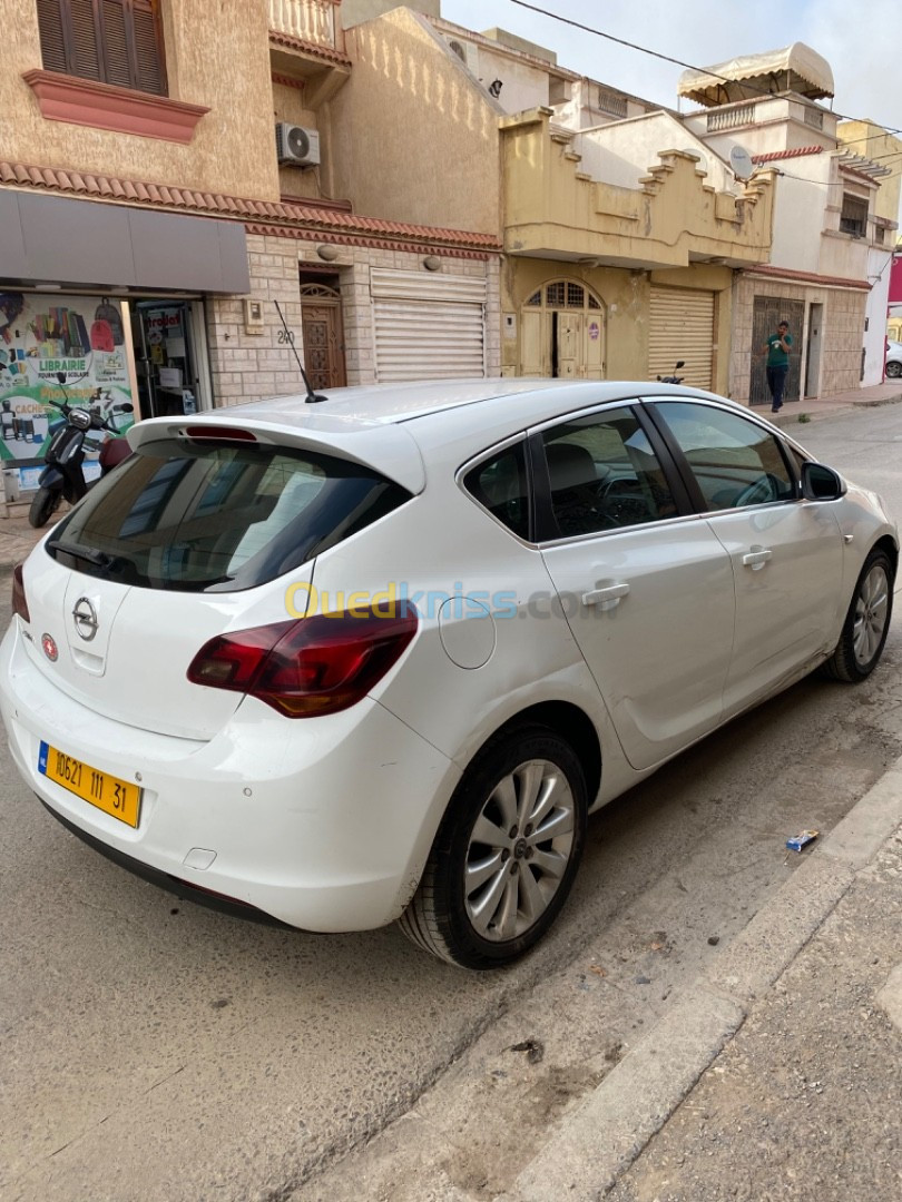 Opel Astra 2011 