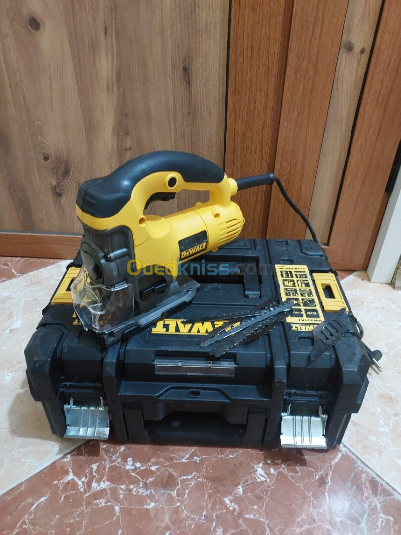 Scie sauteuse Dewalt 