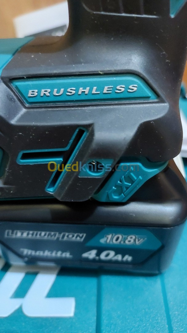 Perforateur Makita 10.8v 4Ah (Brushless)