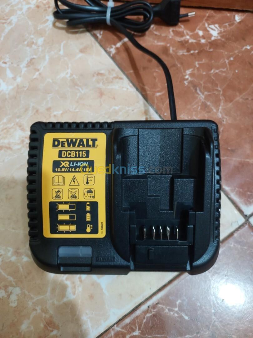 Chargeur Dewalt DCB115 