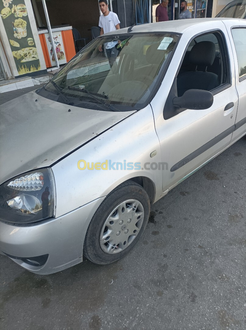 Renault Clio Classique 2006 لاتوت