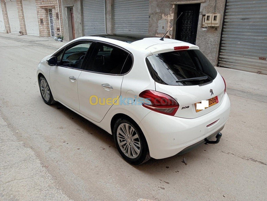 Peugeot 208 2015 Allure