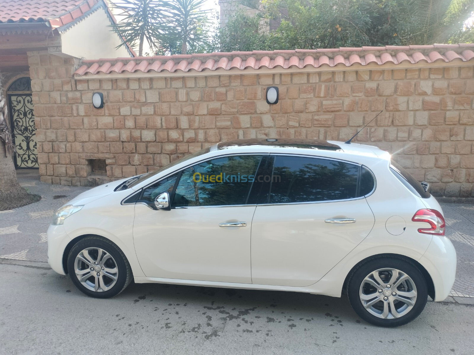 Peugeot 208 2015 208