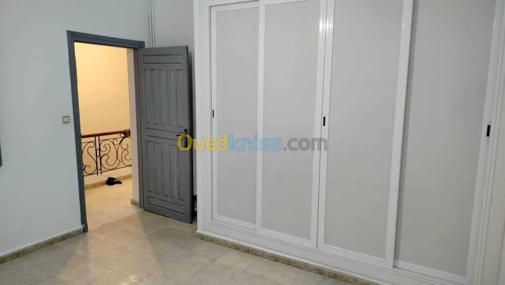 Location Appartement F4 Alger Hydra