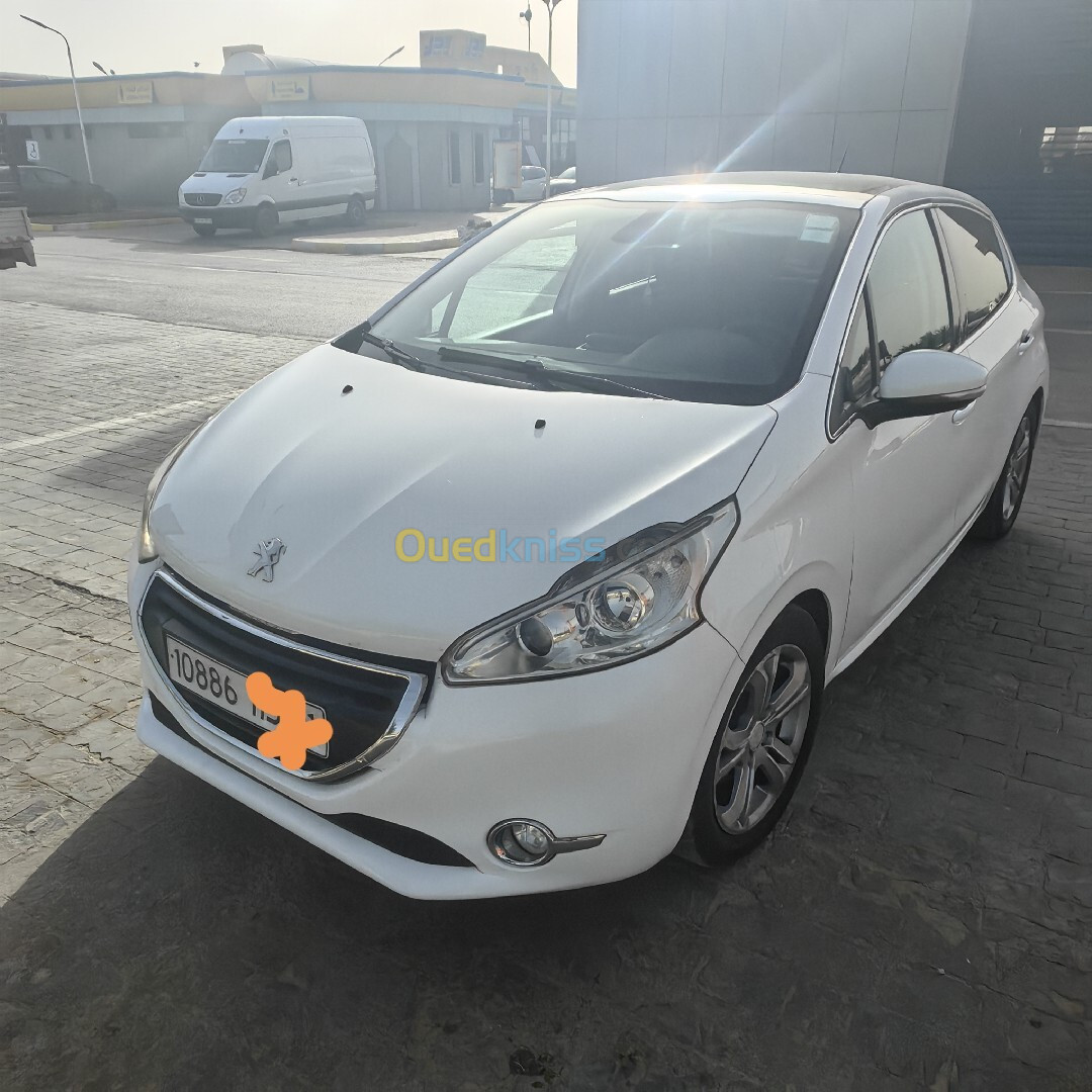 Peugeot 208 2015 Allure