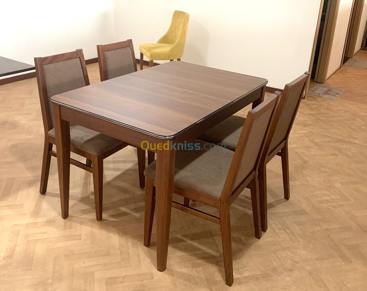 Vente TABLE & Chaises Restaurants /Cafétérias /Hôtels /Maisons