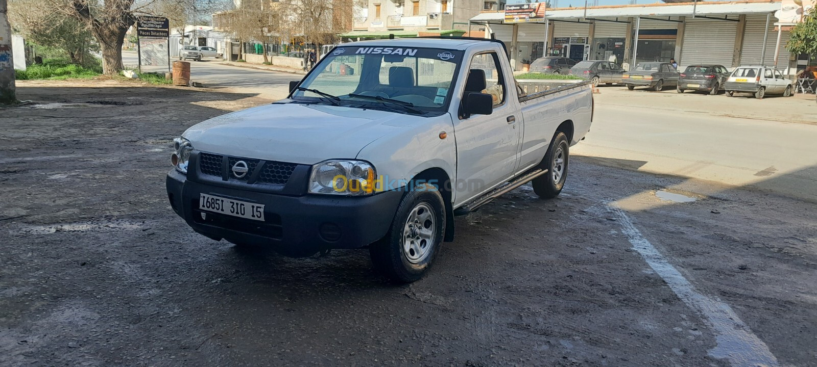 Nissan Pickup 2010 Pickup