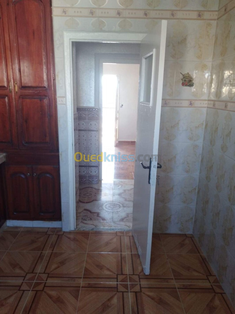 Location Appartement F4 Alger Les eucalyptus