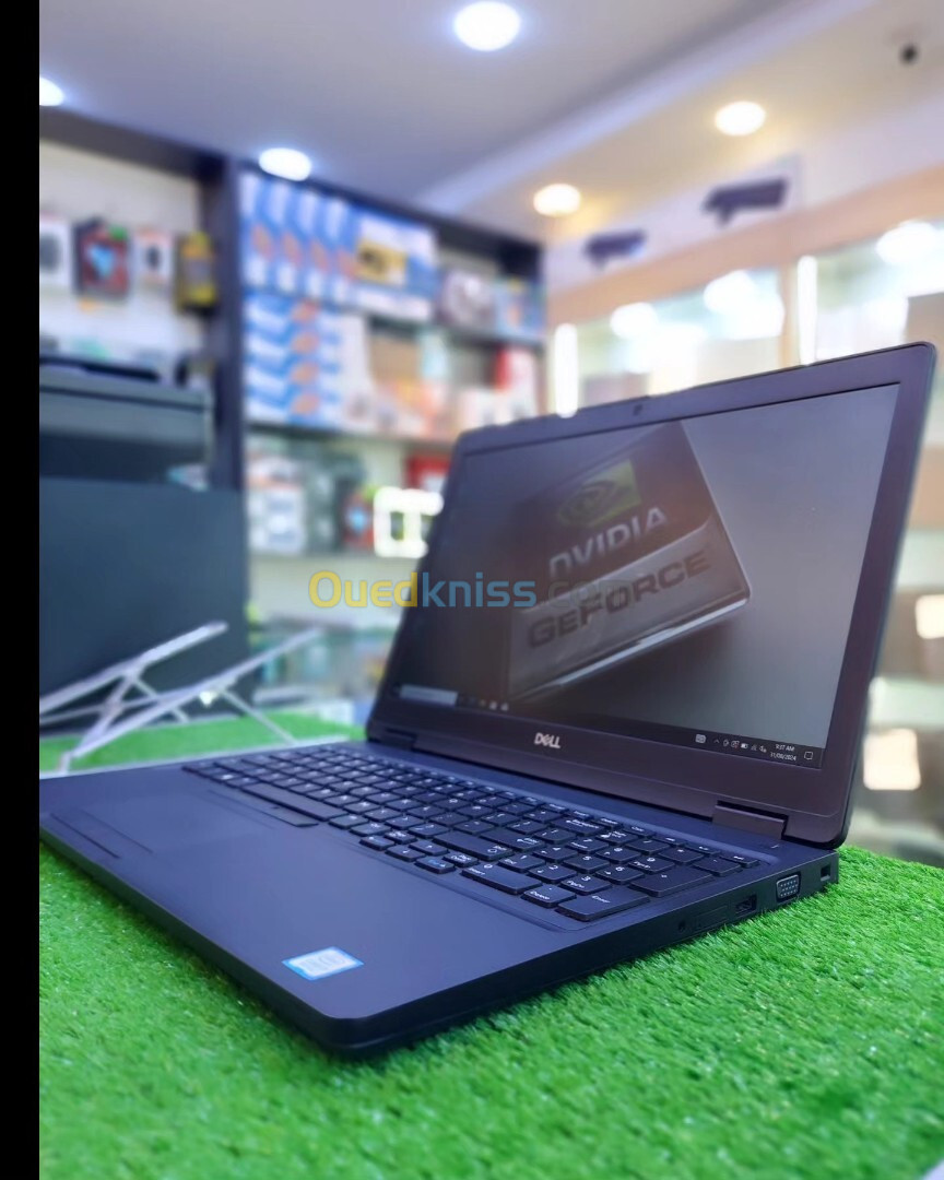 LATITUDE 5590 I7 8EME 8G 256SSD DOUBLE CARTE GRAPHIQUE 15.6" FHD 