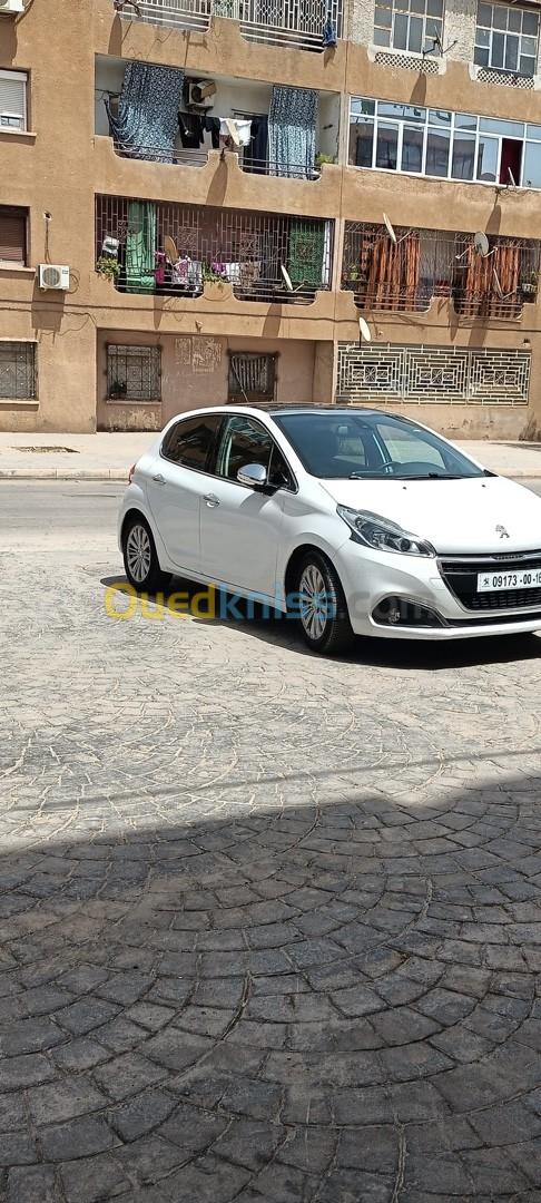 Peugeot 208 2015 Allure Facelift