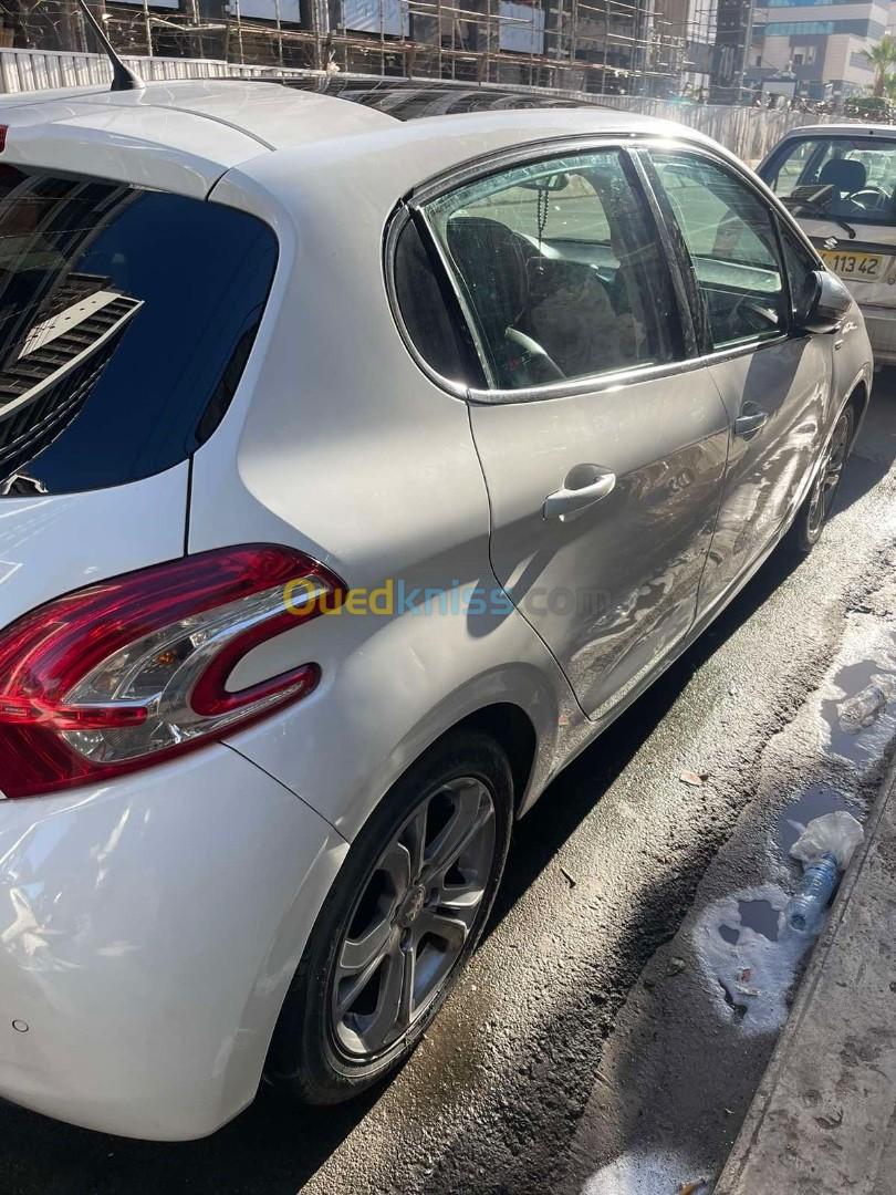 Peugeot 208 2015 Allure