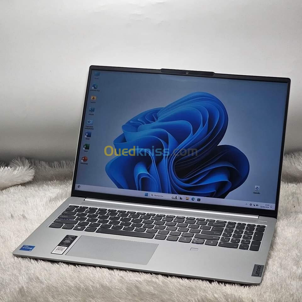 LENOVO IDEAPAD SLIM 5i / 13th i5-1335u / 8GO DDR5 / 512SSD / 16" FHD+