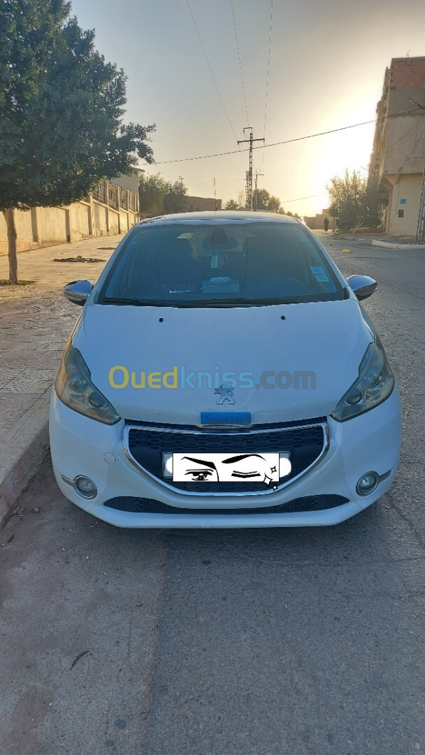 Peugeot 208 2015 Allure