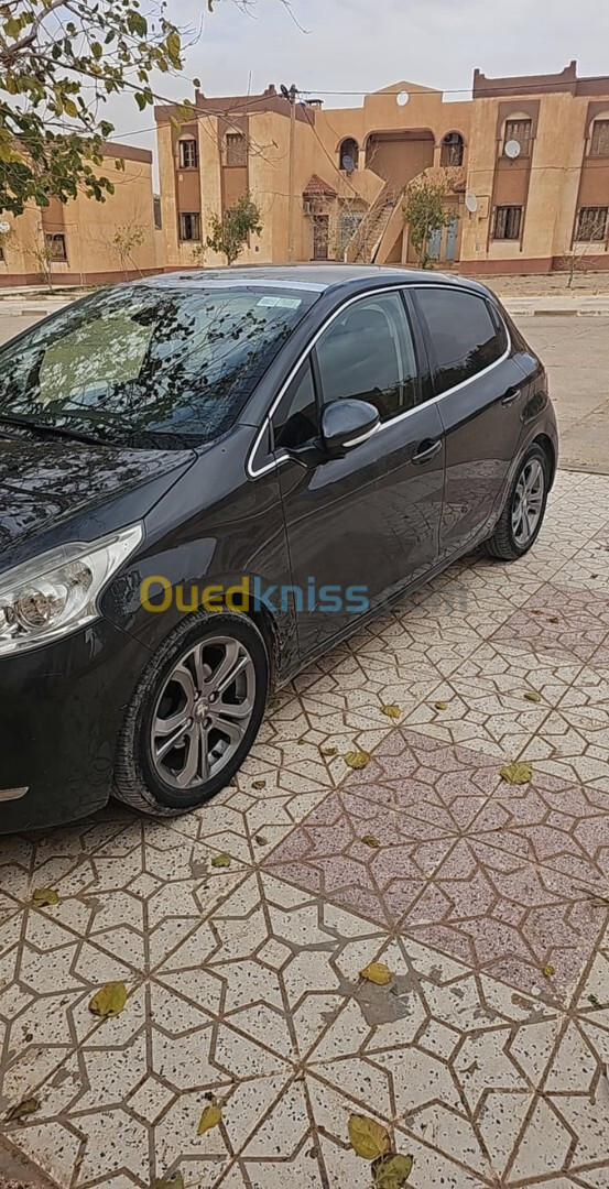 Peugeot 208 2014 Allure