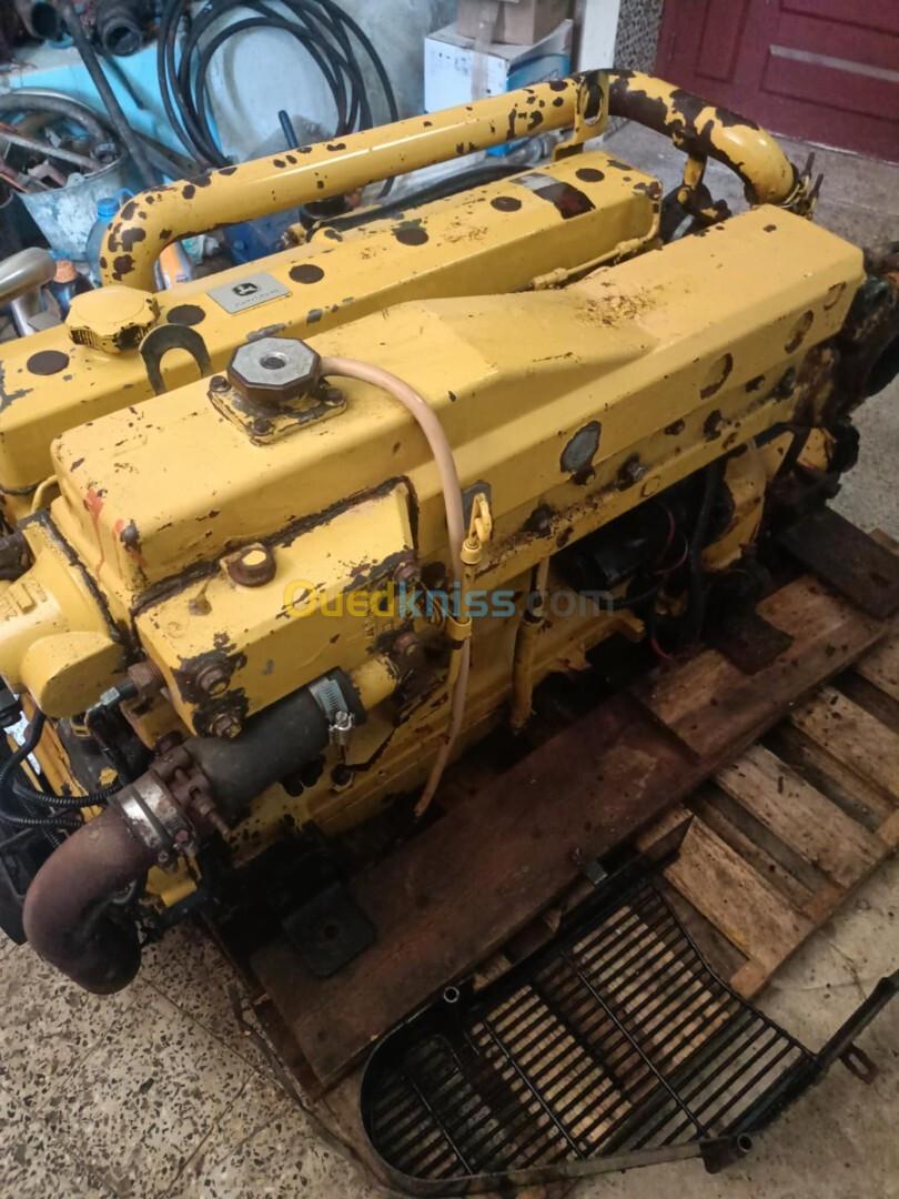 Moteur marin John Deere 6 cylindre 225cv 