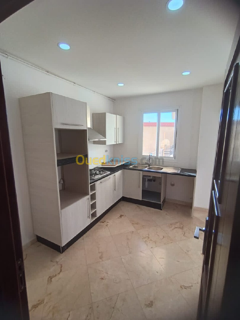 Location Appartement F4 Alger Hydra