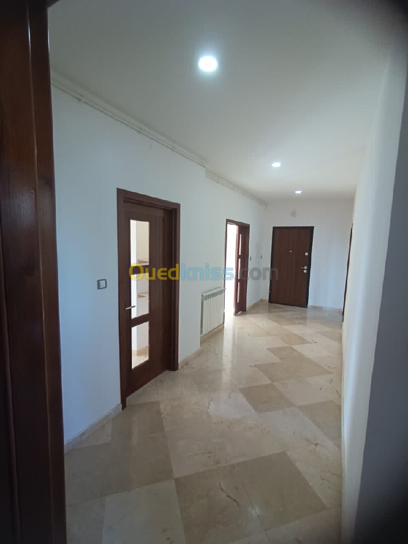 Location Appartement F4 Alger Hydra