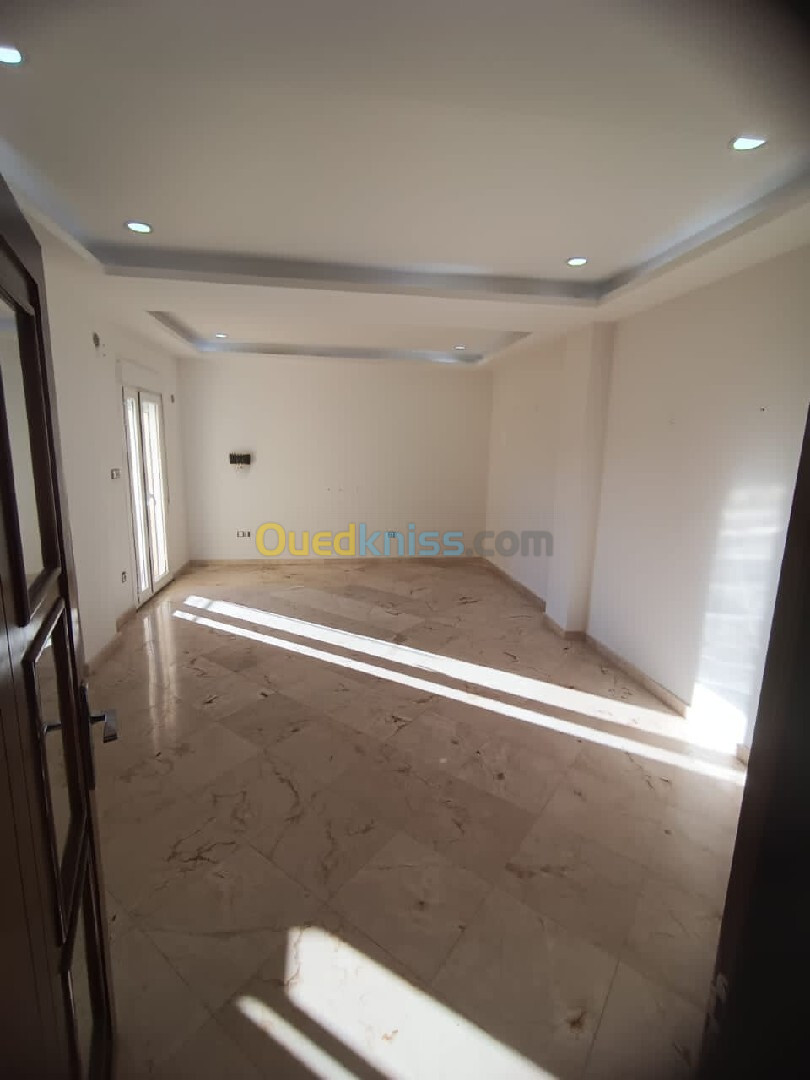 Location Appartement F4 Alger Hydra