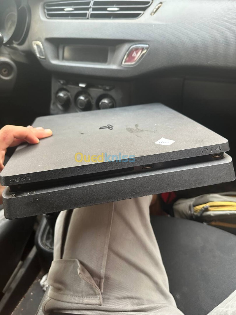 Ps4 slim flashé  9.00