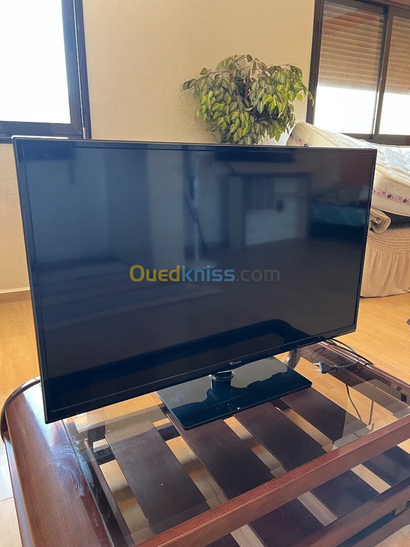 Téléviseur Condor 40 pouces Full HD