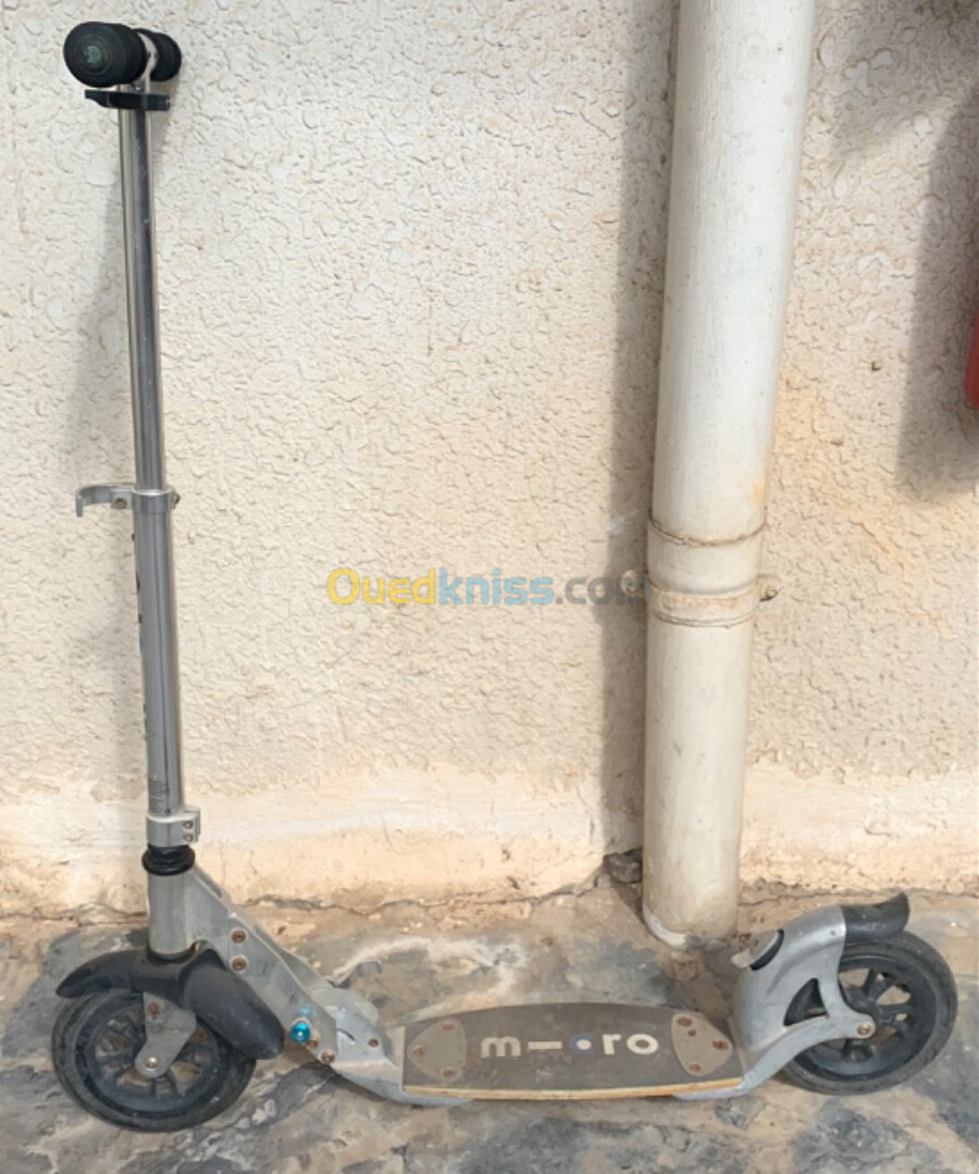 Trottinette pour enfants de 8 à 12 ans سكوتر للأطفال من 8 إلى 12 سنة