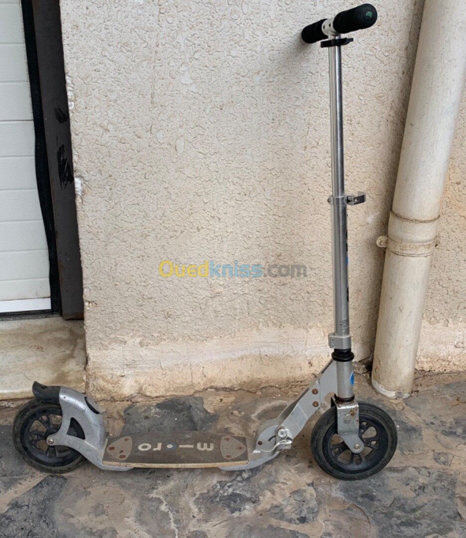 Trottinette pour enfants de 8 à 12 ans سكوتر للأطفال من 8 إلى 12 سنة