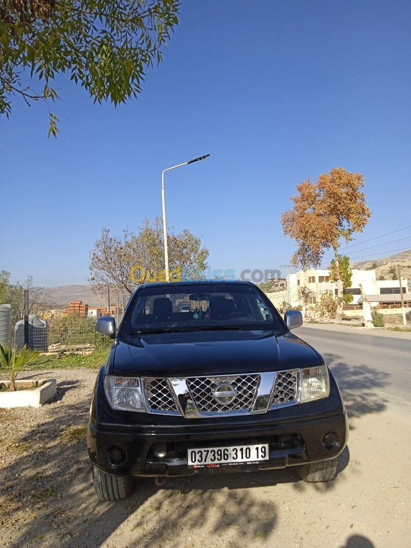 Toyota Nissan navara 2010 