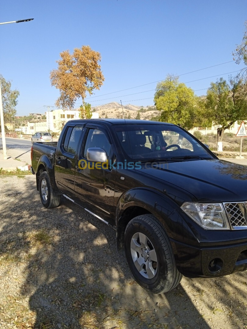 Toyota Nissan navara 2010 