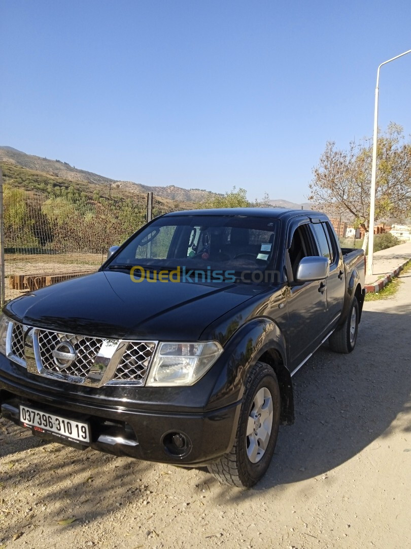 Toyota Nissan navara 2010 