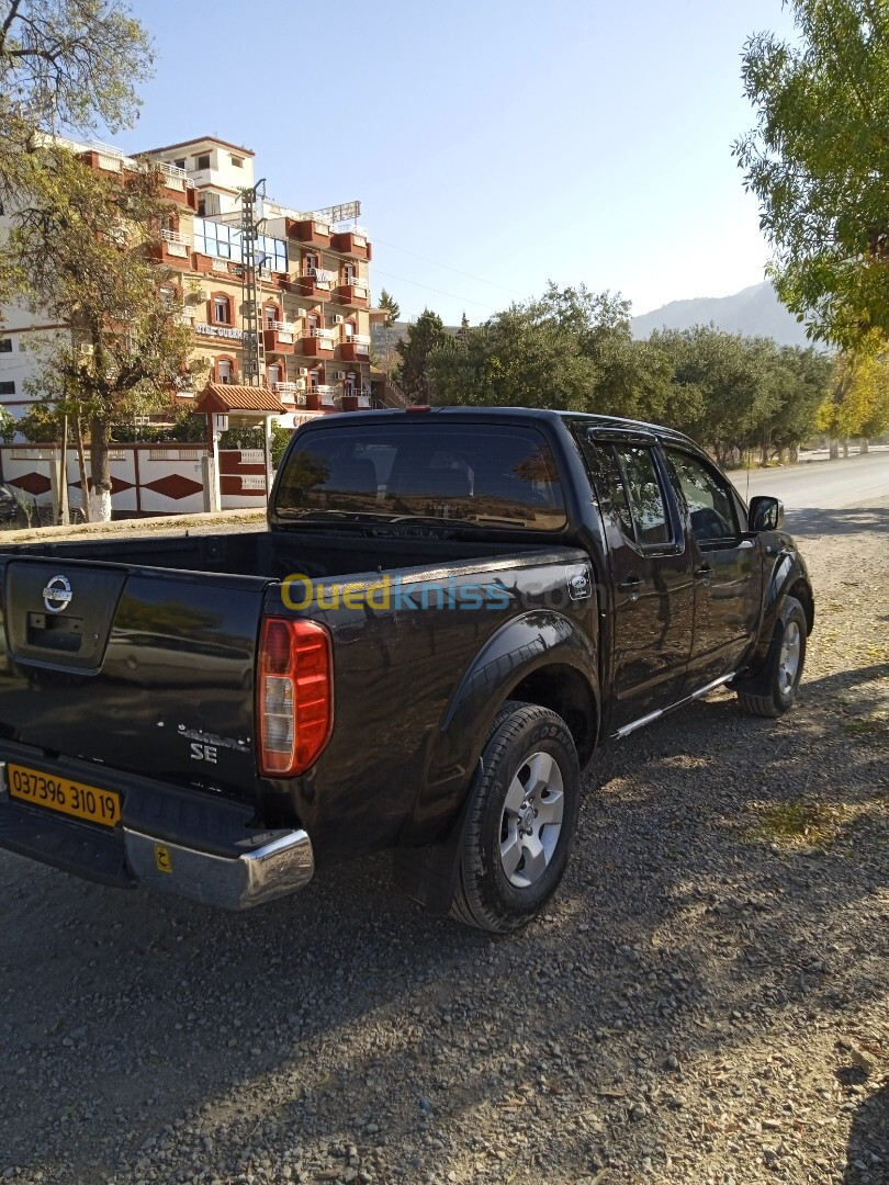 Toyota Nissan navara 2010 