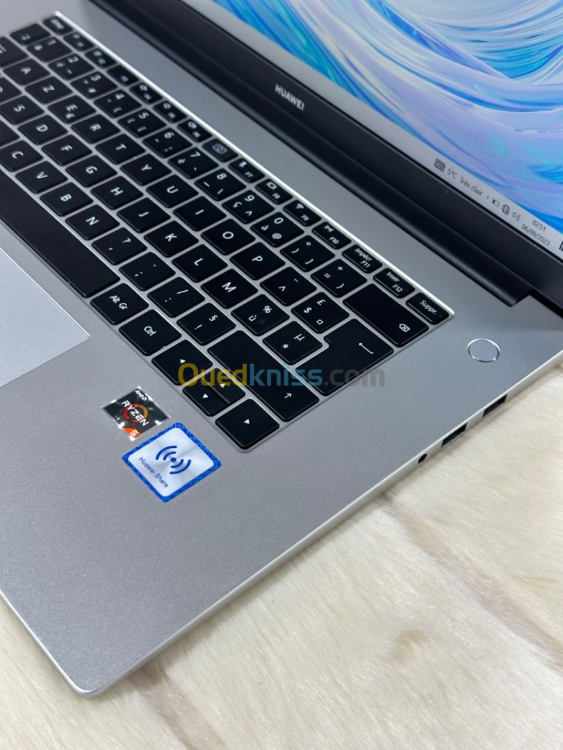 HUAWEI MATEBOOK D15 BOHK-WAX9X AMD RYZEN 5 3500U 8GO 256GO SSD 