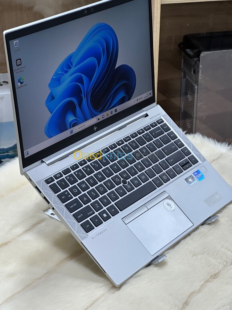 HP ELITEBOOK 840 G8 I7 1165G7 16GO 256GO SSD NVME 