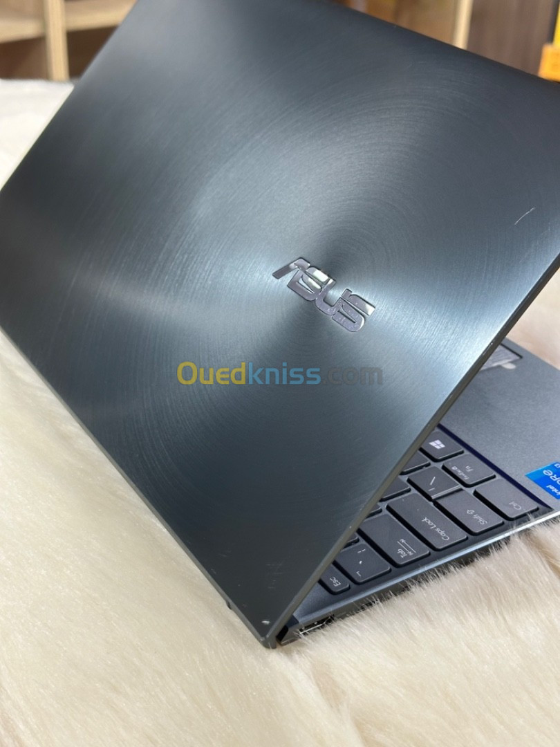 ASUS ZENBOOK 14 UX425EA I3 1115G4 8GO 256GO SSD NVME 