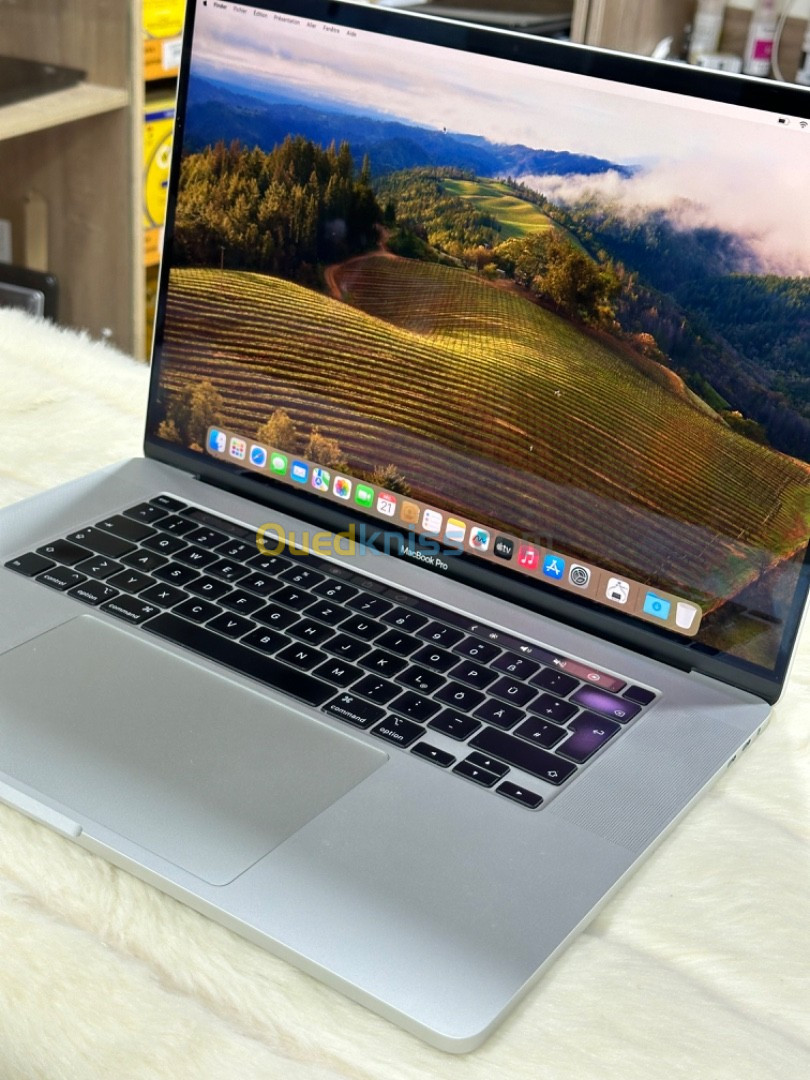 MACBOOK PRO RETINA 16 TOUCHBAR 2019 i9 2.3GHZ 16GO 4TO SSD AMD RADEON PRO 5600M 8GO CYCLE 106