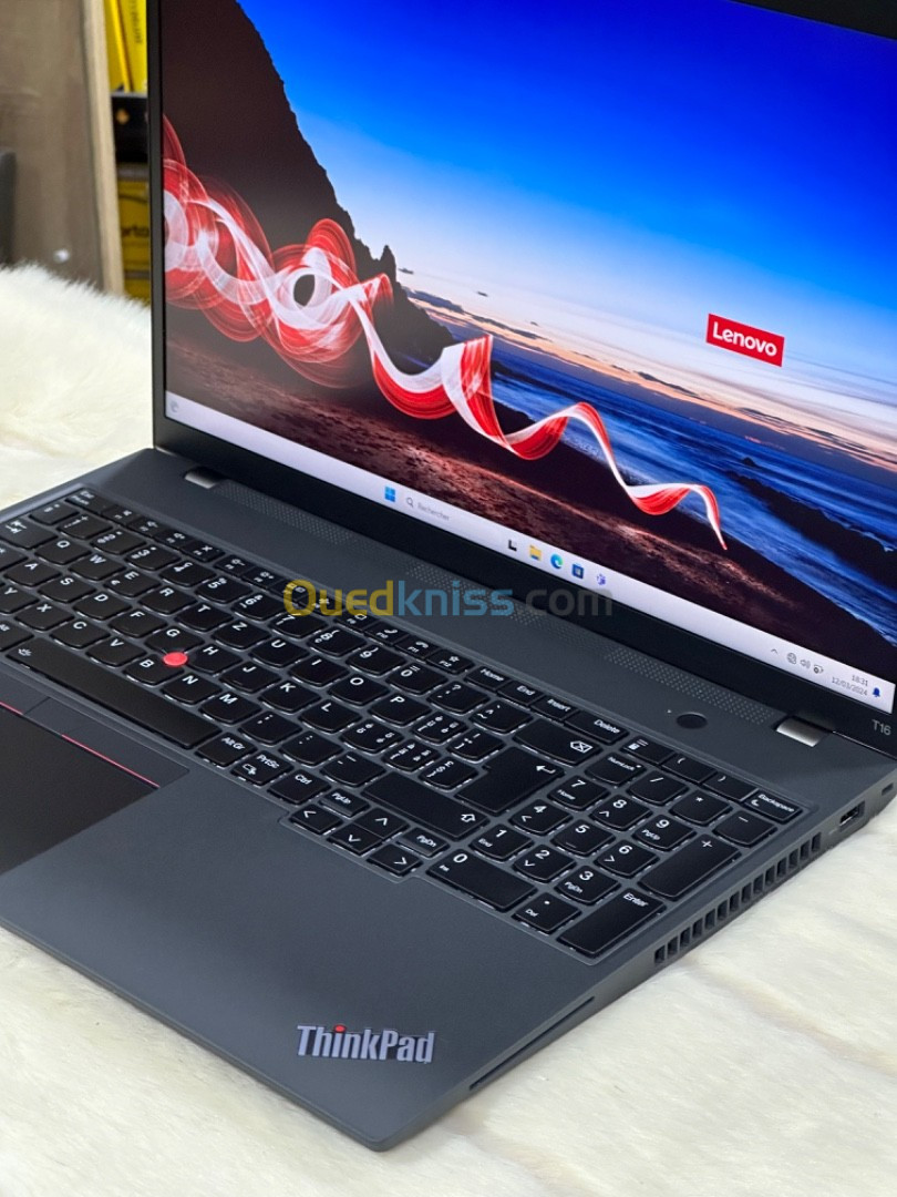 LENOVO THINKPAD T16 I7 1260P 16GO 1TO NVIDIA GEFORCE MX550 2GO