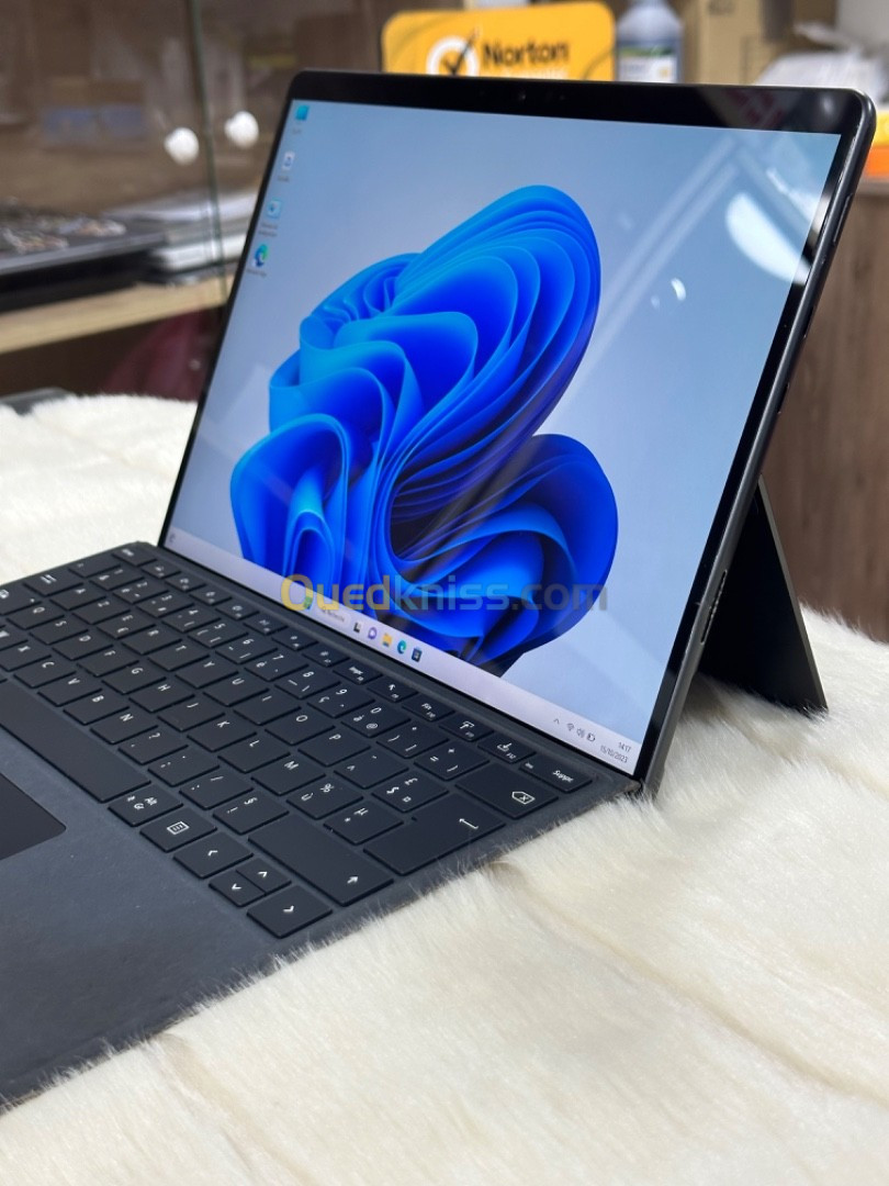 SURFACE PRO 8 BLACK I5 1135G7 8GO 256GO SSD NVME 