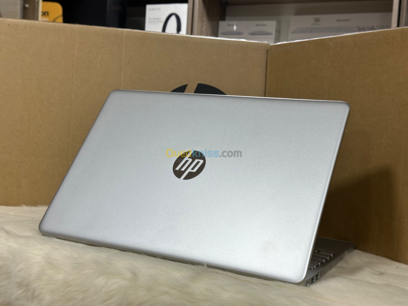 HP LAPTOP 15s FQ5295NIA I5 1235U 8GO 512GO SSD NEUF SOUS EMBALLAGE 