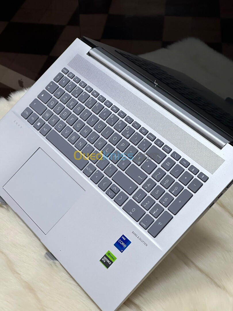 HP ENVY 17 CW0XXX I7 1355U 16GO 512GO SSD NVIDIA GEFORCE RTX3050 4GO GDDR6 17.3 NEUF