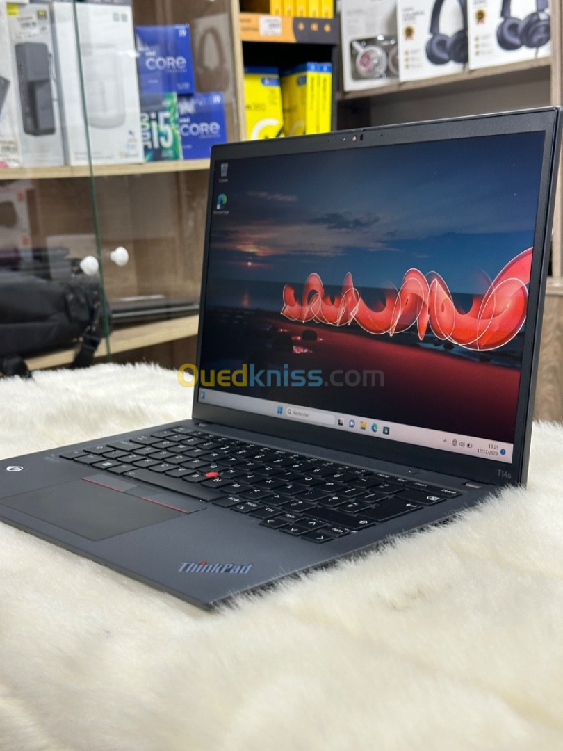 LENOVO THINKPAD T14s GEN 3 AMD RYZEN 7 6850U 32GO 512GO SSD NVME 